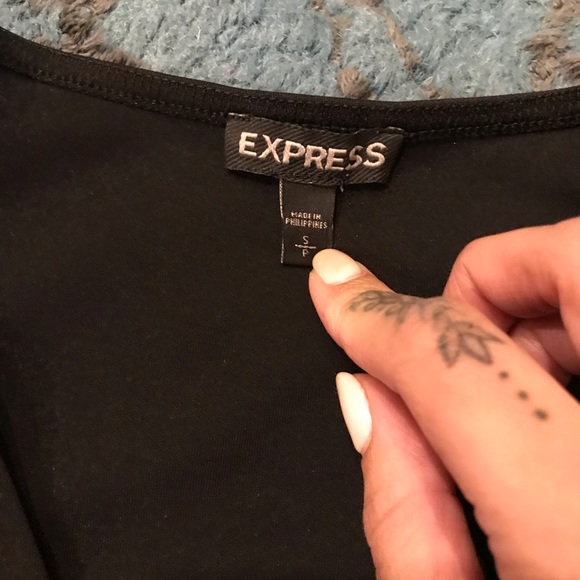 EXPRESS CUTOUT CROP TOP - Picture 5 of 5